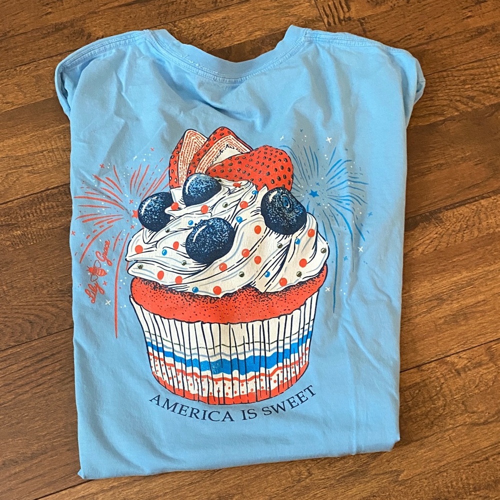 Light Blue Graphic Tee with Cupcake Design